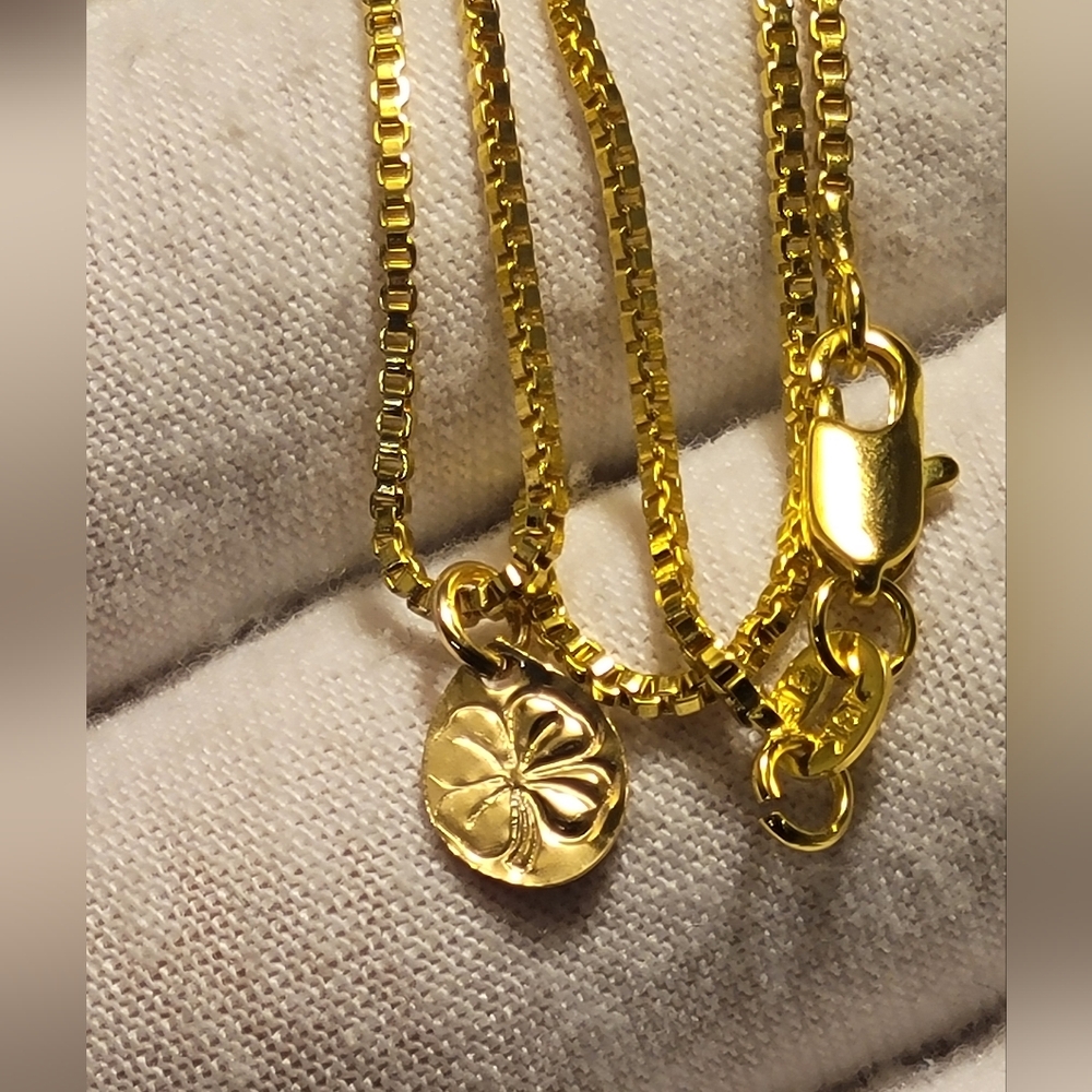 🍀 18k Gold Filled Lucky 4 Leaf Clover Charm / Pendant - New - 9mm - Lucky Charm - Picture 4 of 5